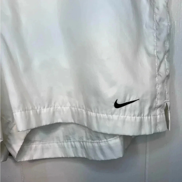 Nike Vintage Shorts Black Tag Size Medium - Picture 2 of 5